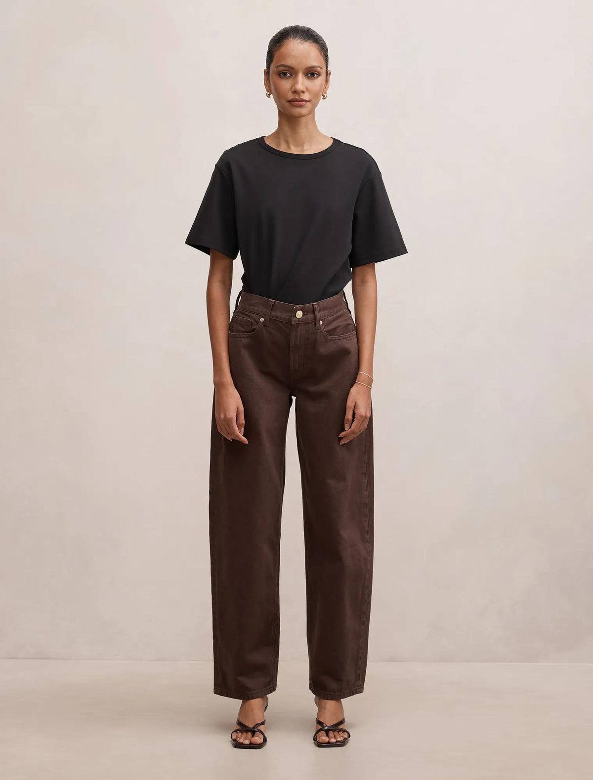 Emma Petite Mid Rise Barrel Jeans Chocolate