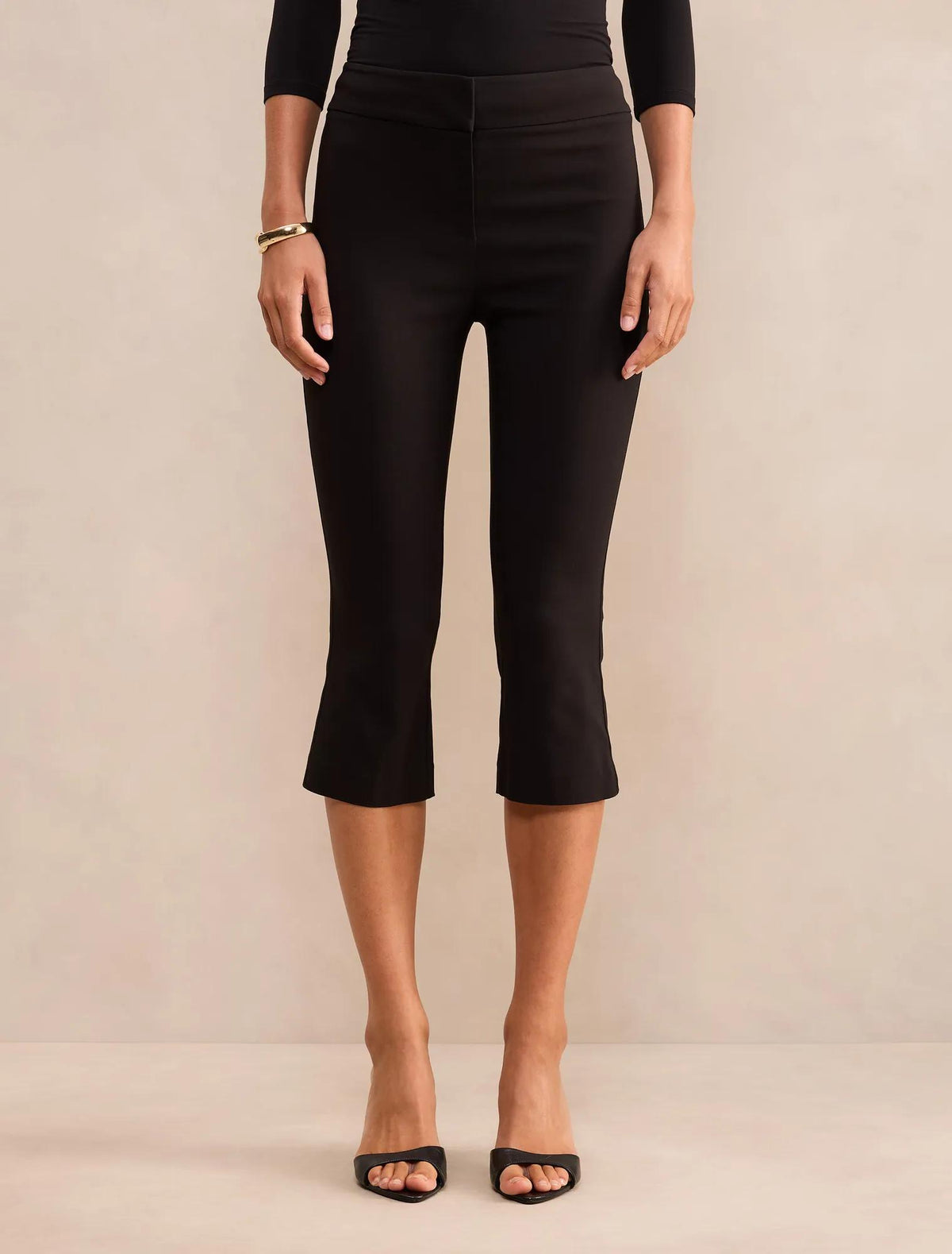 Alexis Flared Hem Capri Black