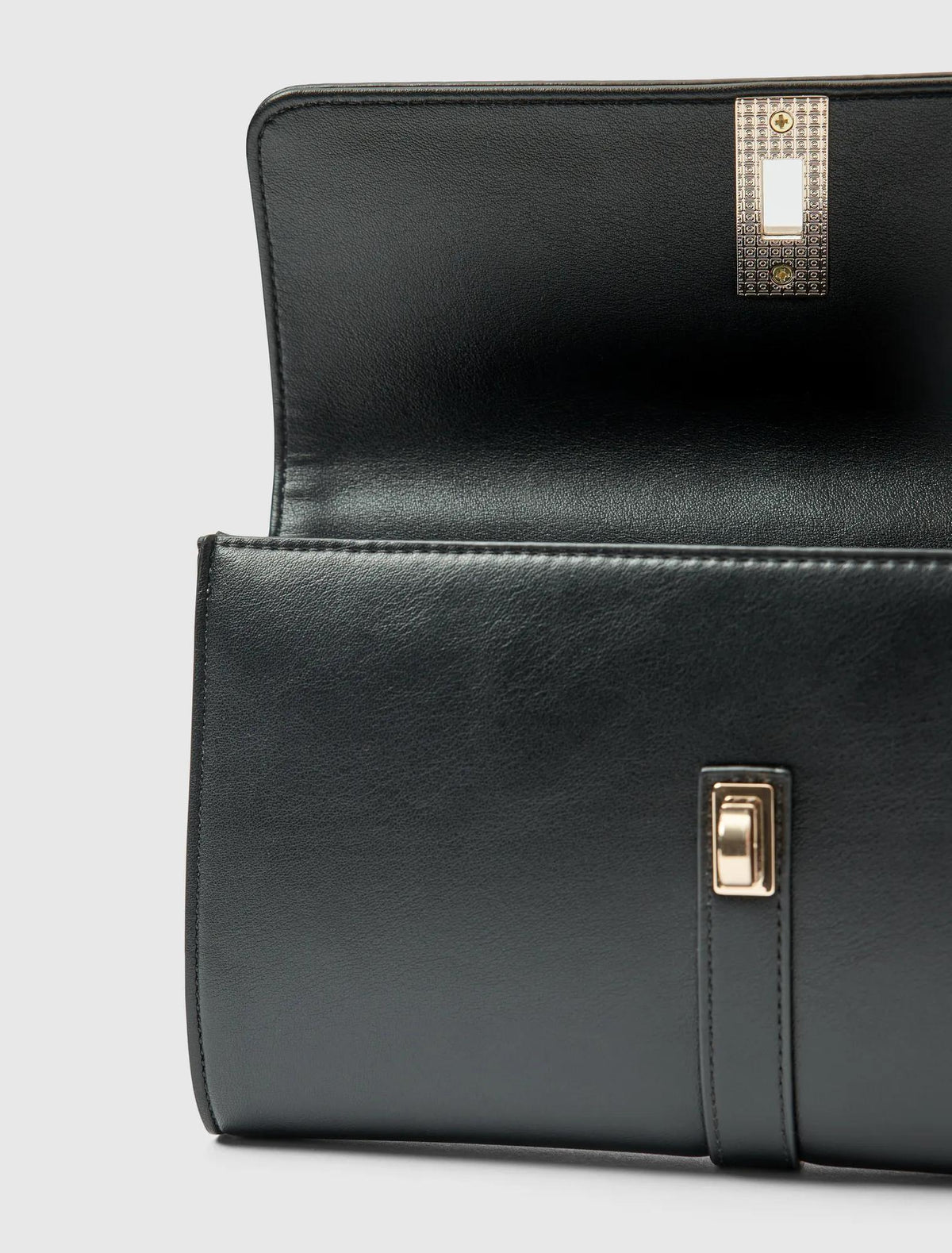 Greta Metal Hardware Day Clutch Black