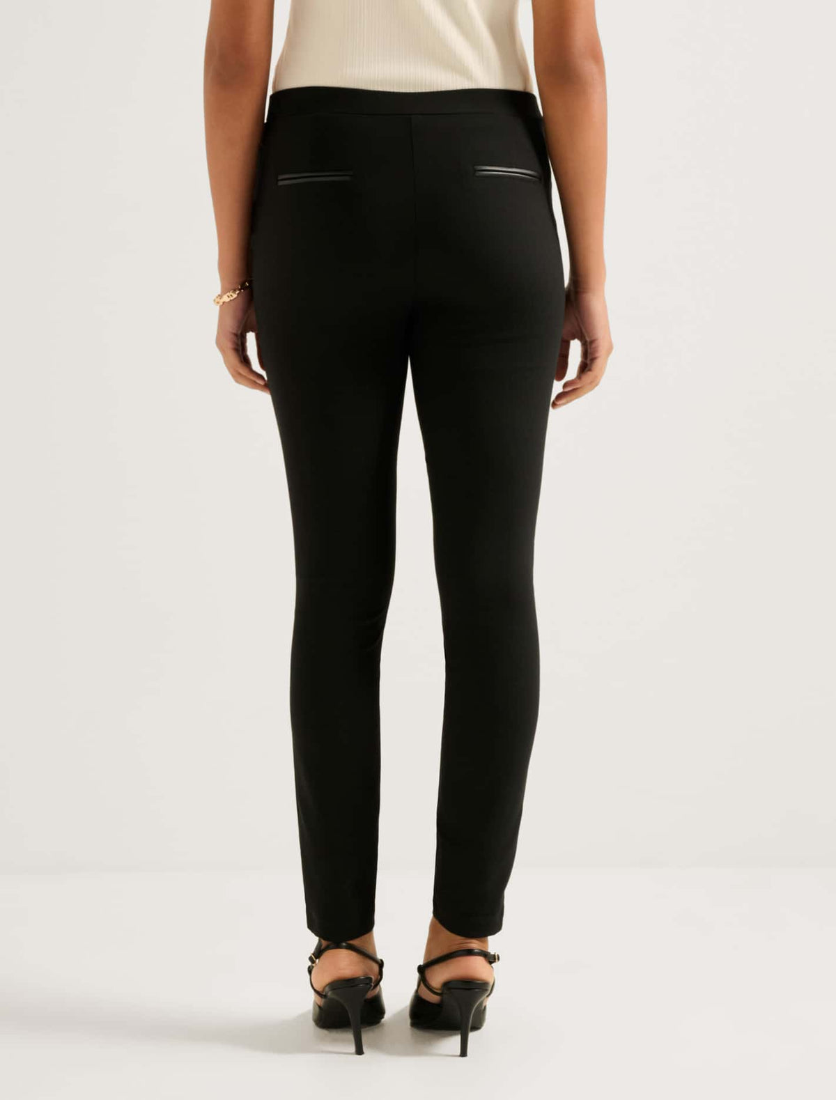 Stephanie Pull-On Skinny Pants Black